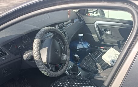 Renault Laguna III рестайлинг, 2010 год, 610 000 рублей, 3 фотография