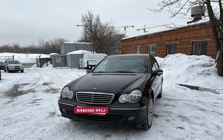 Mercedes-Benz C-Класс, 2004 год, 740 000 рублей, 3 фотография