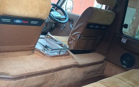 Ford Spectron, 1987 год, 600 000 рублей, 28 фотография