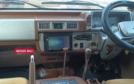 Ford Spectron, 1987 год, 600 000 рублей, 35 фотография