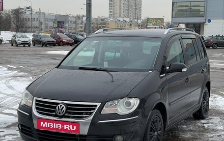 Volkswagen Touran III, 2005 год, 575 000 рублей, 3 фотография