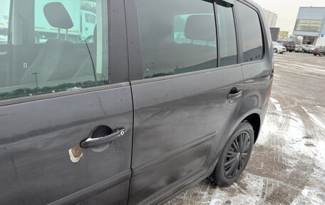 Volkswagen Touran III, 2005 год, 575 000 рублей, 8 фотография