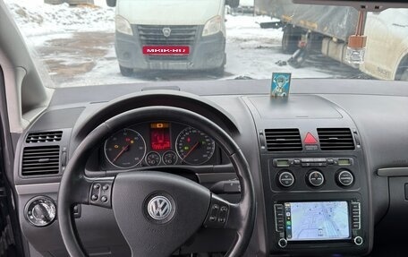Volkswagen Touran III, 2005 год, 575 000 рублей, 11 фотография