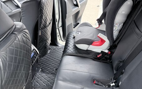 Toyota Land Cruiser Prado 150 рестайлинг 2, 2021 год, 8 000 000 рублей, 12 фотография