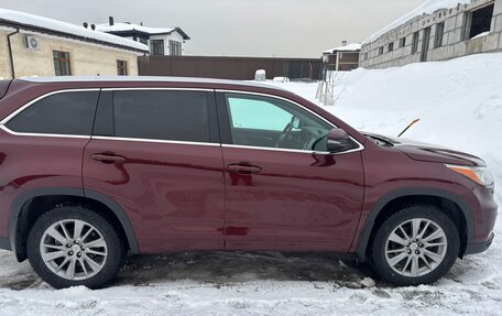 Toyota Highlander III, 2014 год, 2 400 000 рублей, 3 фотография