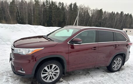 Toyota Highlander III, 2014 год, 2 400 000 рублей, 2 фотография