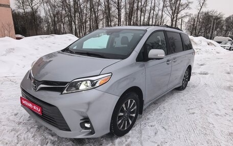 Toyota Sienna III, 2019 год, 4 390 000 рублей, 1 фотография