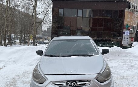 Hyundai Solaris II рестайлинг, 2013 год, 695 000 рублей, 1 фотография