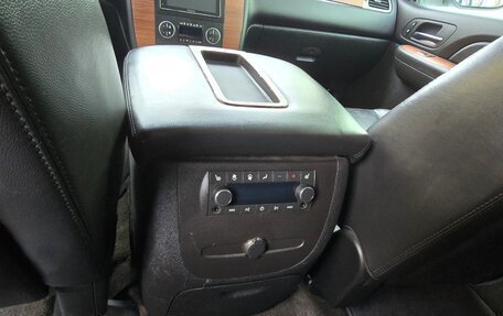 Chevrolet Tahoe III, 2008 год, 1 720 000 рублей, 25 фотография