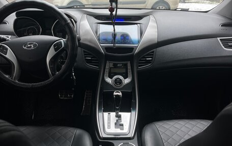 Hyundai Elantra V, 2011 год, 850 000 рублей, 3 фотография