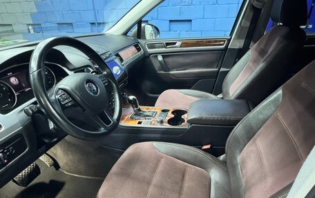 Volkswagen Touareg III, 2011 год, 1 550 000 рублей, 12 фотография