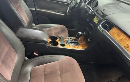 Volkswagen Touareg III, 2011 год, 1 550 000 рублей, 14 фотография