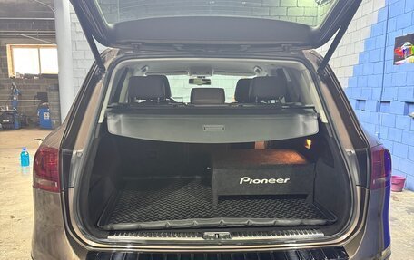 Volkswagen Touareg III, 2011 год, 1 550 000 рублей, 21 фотография