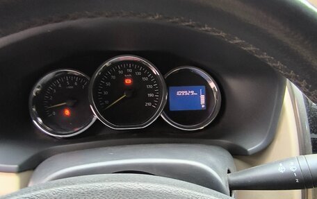 Renault Logan II, 2015 год, 1 100 000 рублей, 8 фотография