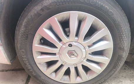 Renault Logan II, 2015 год, 1 100 000 рублей, 12 фотография