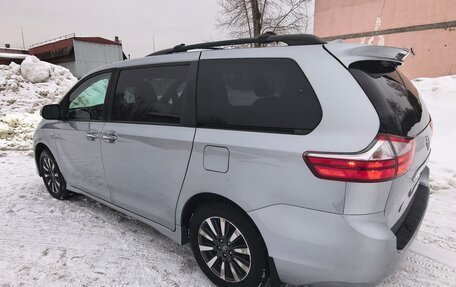Toyota Sienna III, 2019 год, 4 390 000 рублей, 5 фотография