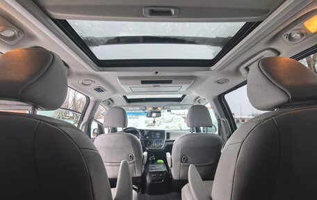 Toyota Sienna III, 2019 год, 4 390 000 рублей, 16 фотография