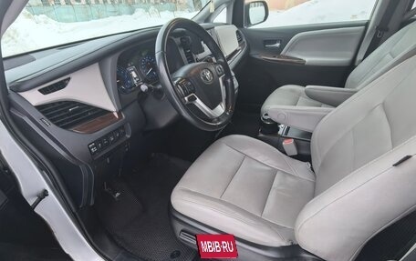 Toyota Sienna III, 2019 год, 4 390 000 рублей, 10 фотография