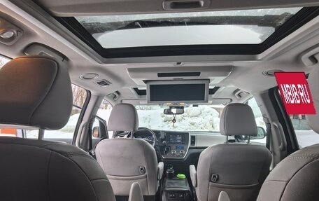 Toyota Sienna III, 2019 год, 4 390 000 рублей, 15 фотография