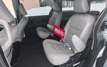 Toyota Sienna III, 2019 год, 4 390 000 рублей, 12 фотография