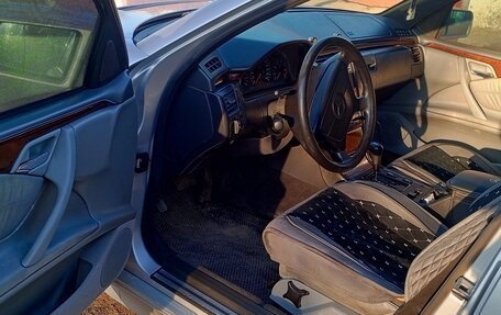 Mercedes-Benz E-Класс, 1997 год, 750 000 рублей, 7 фотография