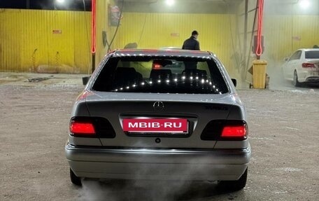 Mercedes-Benz E-Класс, 1997 год, 750 000 рублей, 6 фотография