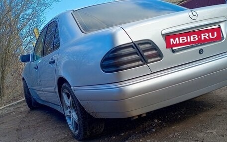 Mercedes-Benz E-Класс, 1997 год, 750 000 рублей, 8 фотография