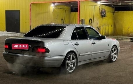 Mercedes-Benz E-Класс, 1997 год, 750 000 рублей, 11 фотография