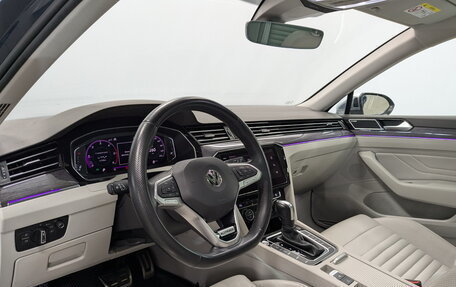 Volkswagen Passat B8 рестайлинг, 2019 год, 3 500 000 рублей, 14 фотография