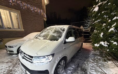 Volkswagen Caravelle T6 рестайлинг, 2019 год, 4 000 000 рублей, 2 фотография