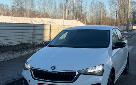 Skoda Rapid II, 2021 год, 900 000 рублей, 1 фотография