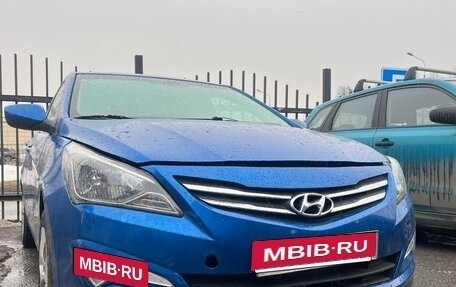 Hyundai Solaris II рестайлинг, 2015 год, 430 000 рублей, 1 фотография