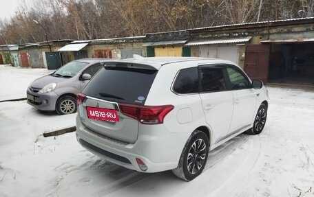 Mitsubishi Outlander III рестайлинг 3, 2018 год, 2 550 000 рублей, 3 фотография