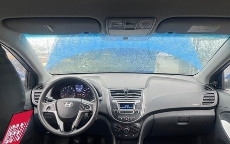 Hyundai Solaris II рестайлинг, 2015 год, 430 000 рублей, 3 фотография