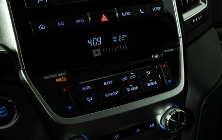 Toyota Land Cruiser 200, 2018 год, 8 300 000 рублей, 22 фотография