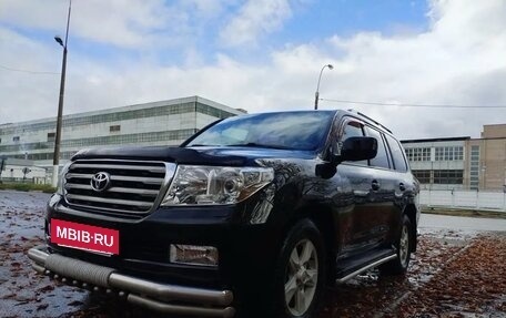 Toyota Land Cruiser 200, 2010 год, 3 200 000 рублей, 2 фотография