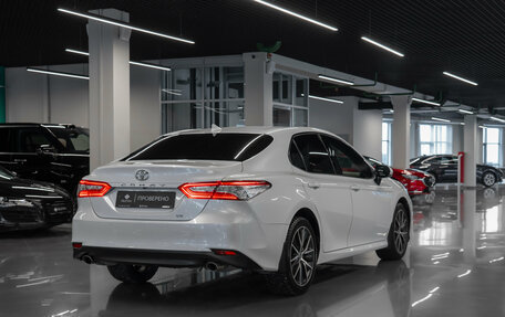 Toyota Camry, 2021 год, 3 590 000 рублей, 5 фотография