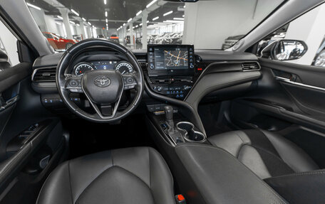 Toyota Camry, 2021 год, 3 590 000 рублей, 7 фотография