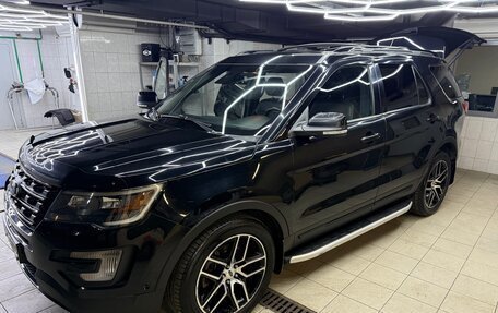 Ford Explorer VI, 2017 год, 2 980 000 рублей, 2 фотография