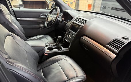 Ford Explorer VI, 2017 год, 2 980 000 рублей, 8 фотография