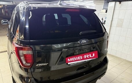 Ford Explorer VI, 2017 год, 2 980 000 рублей, 5 фотография