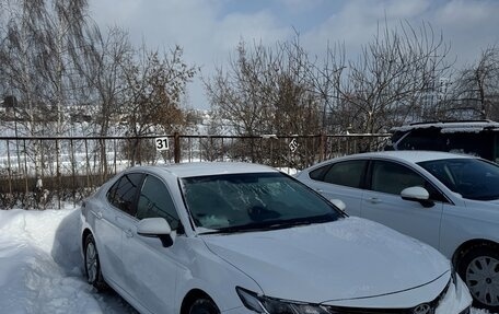 Toyota Camry, 2018 год, 3 400 000 рублей, 2 фотография