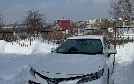 Toyota Camry, 2018 год, 3 400 000 рублей, 4 фотография