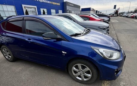 Hyundai Solaris II рестайлинг, 2011 год, 800 000 рублей, 3 фотография