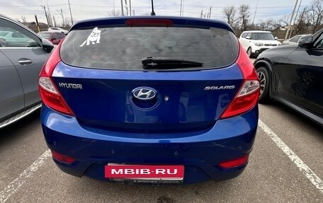 Hyundai Solaris II рестайлинг, 2011 год, 800 000 рублей, 2 фотография