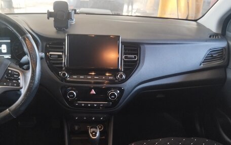 Hyundai Solaris II рестайлинг, 2021 год, 1 790 000 рублей, 13 фотография