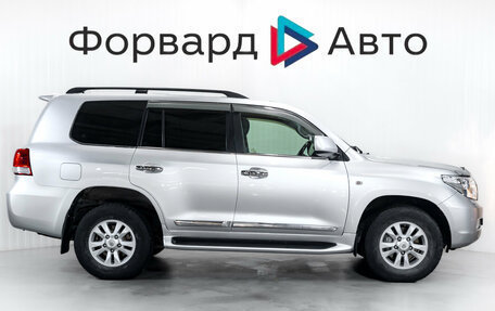 Toyota Land Cruiser 200, 2010 год, 2 550 000 рублей, 9 фотография