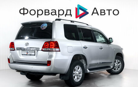Toyota Land Cruiser 200, 2010 год, 2 550 000 рублей, 8 фотография