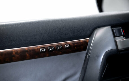 Toyota Land Cruiser 200, 2010 год, 2 550 000 рублей, 21 фотография