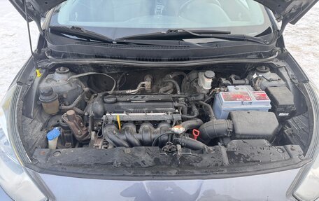 Hyundai Solaris II рестайлинг, 2013 год, 630 000 рублей, 11 фотография